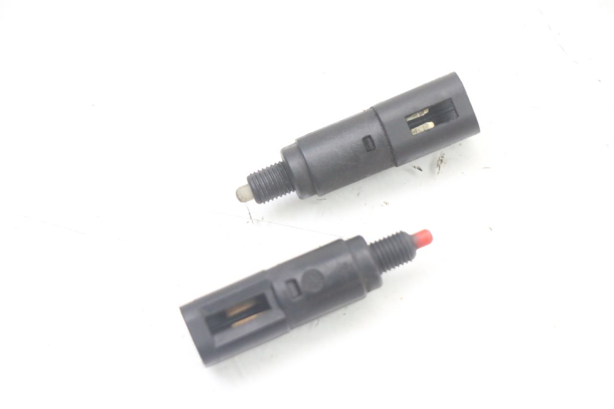 photo de INTERRUTTORE STOP LUCE PIAGGIO X8 125 (2004 - 2007)