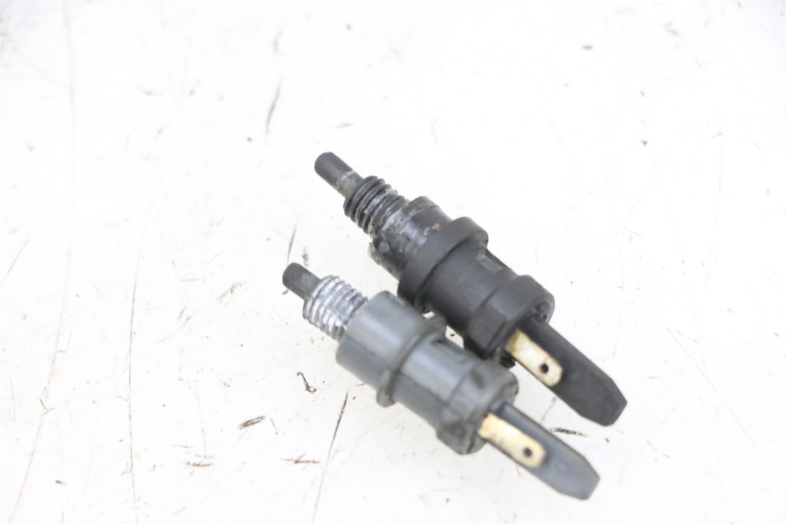 photo de INTERRUTTORE STOP PEUGEOT SPEEDFIGHT 4 4T EFI 50 (2021 - 2025) - Zoom sullo stato d'uso