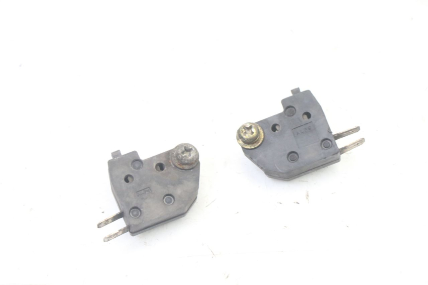 photo de INTERRUTTORE STOP SUZUKI UH BURGMAN 125 (2002 - 2006)