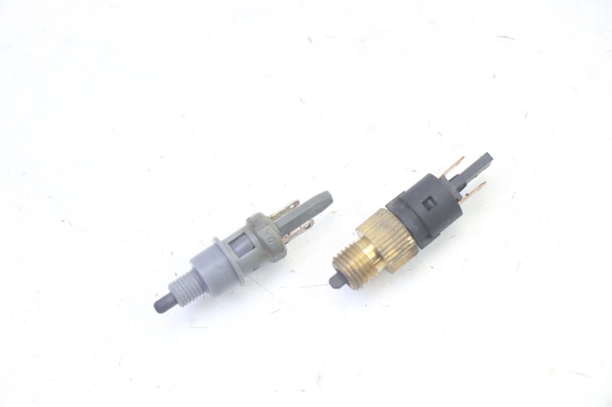 photo de INTERRUTTORE STOP PEUGEOT VIVACITY NEW 4T 50 (2008 - 2017)