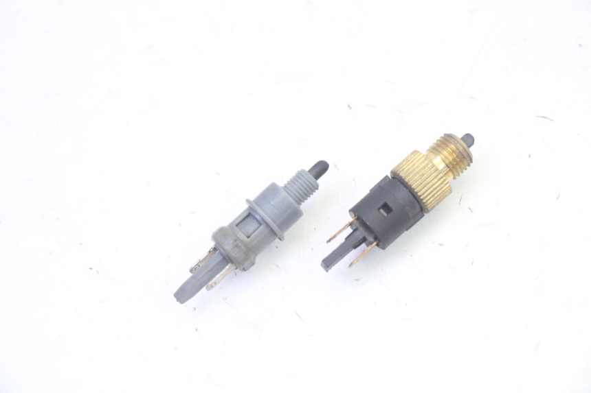 photo de INTERRUTTORE STOP PEUGEOT VIVACITY NEW 4T 50 (2008 - 2017)