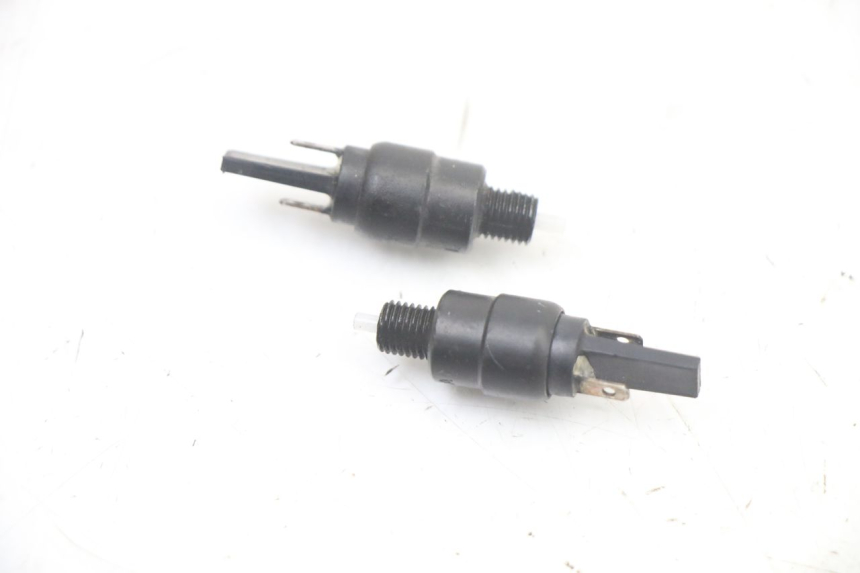 photo de INTERRUTTORE STOP PIAGGIO XEVO - X EVO 125 (2007 - 2016) - Zoom sullo stato d'uso