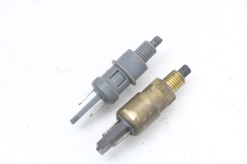 photo de INTERRUTTORE STOP PIAGGIO ZIP 2T 50 (2009 - 2019)