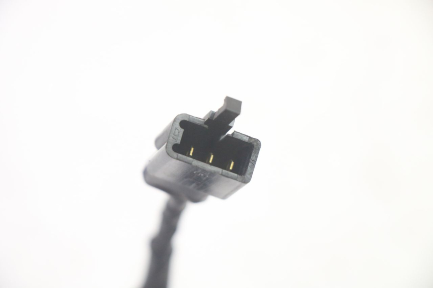 photo de INTERRUTTORE DI ACCENSIONE CAVALLETTO SYM FIDDLE 3 III 125 (2014 - 2020) - Altra angolazione