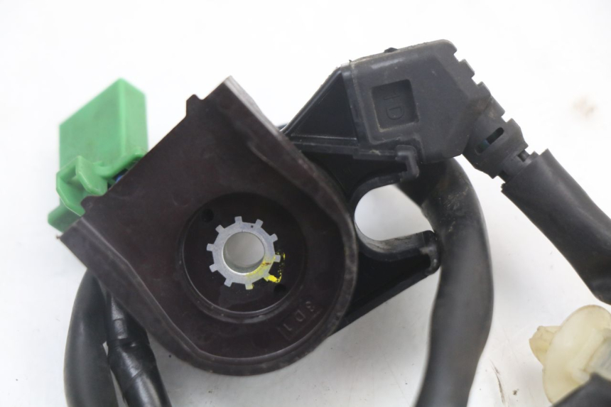 photo de INTERROMPI IL CONTATTO DELLA CAVALLETTO HONDA PCX (JF47) 125 (2012 - 2013)