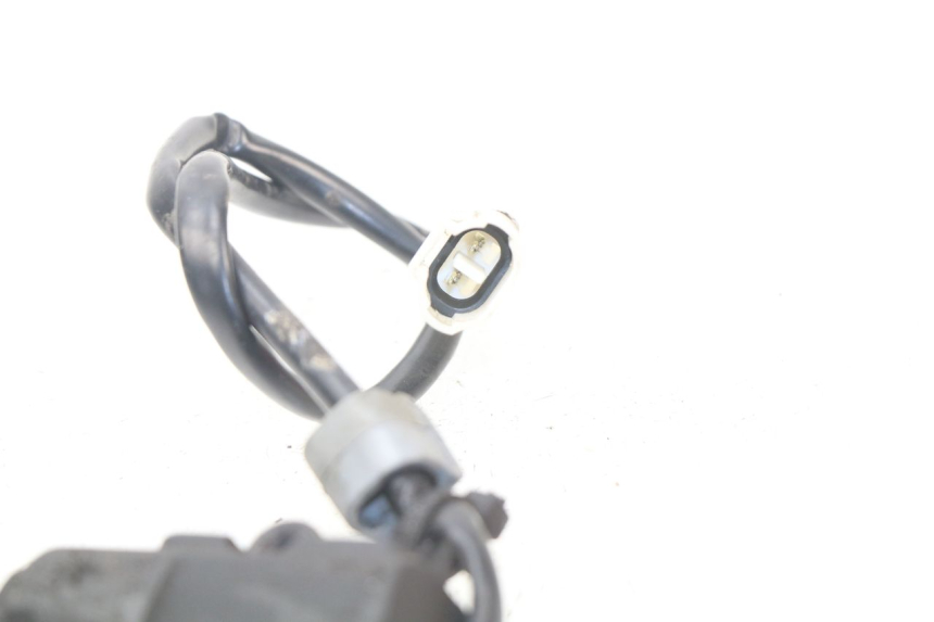 photo de INTERROMPI IL CONTATTO DELLA CAVALLETTO PIAGGIO VESPA GTS IE ABS 300 (2016 - 2018) - Zoom sullo stato d'uso