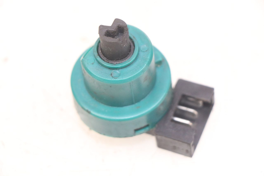 photo de INTERRUTTORE DI ACCENSIONE PIAGGIO VESPA LXV 125 (2006 - 2009)