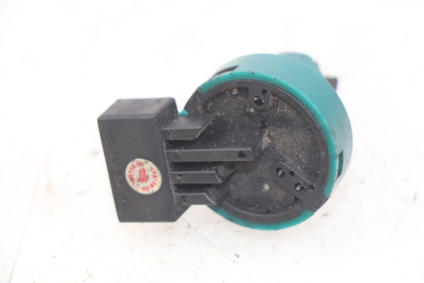 photo de INTERRUTTORE DI ACCENSIONE PIAGGIO VESPA LXV 125 (2006 - 2009)