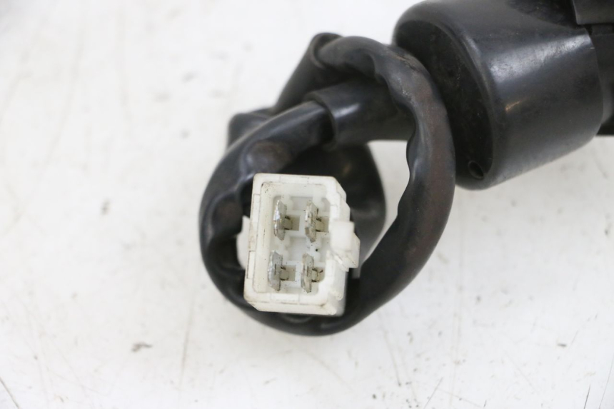 photo de INTERRUTTORE PEUGEOT SPEEDFIGHT 4 4T EFI 50 (2021 - 2025) - Zoom sullo stato d'uso