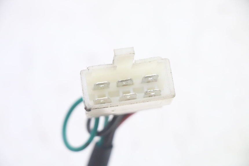 photo de INTERRUTTORE PEUGEOT TWEET PRO EFI 4T 50 (2021 - 2022) - Primo piano tecnico