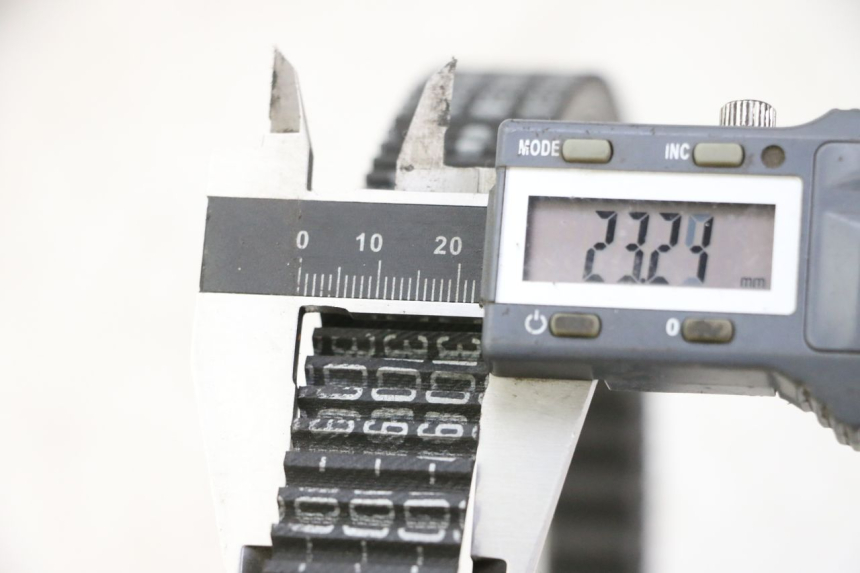 photo de CINGHIA QUADRO 4 4D 350 (2015 - 2018)