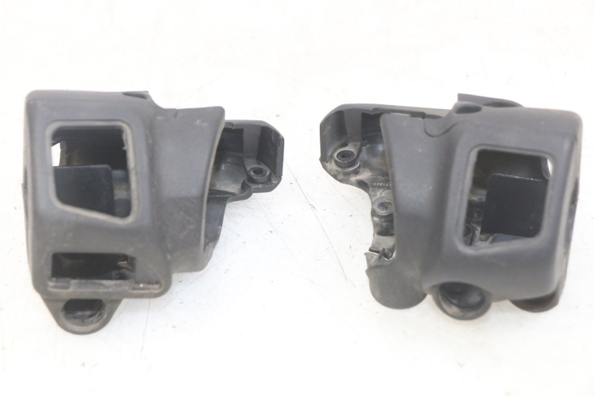 photo de COUVRE MANUBRIO APRILIA SCARABEO LIGHT 125 (2007 - 2011)