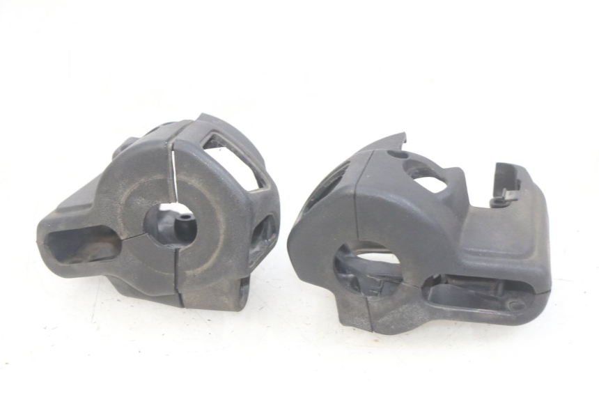 photo de COUVRE MANUBRIO APRILIA SCARABEO LIGHT 125 (2007 - 2011)