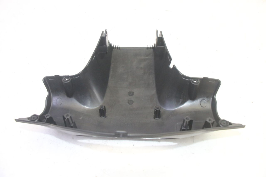 photo de COPRI MANUBRIO POSTERIORE KYMCO AGILITY 4T 50 (2018 - 2022) - Primo piano tecnico