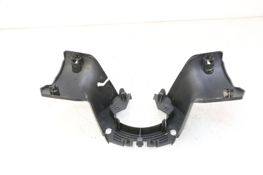 photo de COPRI MANUBRIO POSTERIORE PEUGEOT CITYSTAR 50 (2013 - 2017)