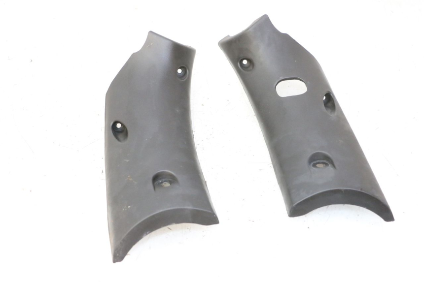 photo de COPERCHIO MANUBRIO POSTERIORE KYMCO GRAND DINK 125 (2008 - 2014)