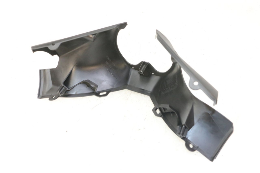 photo de COPRIMANUBRIO POSTERIORE HONDA FORZA 125 (2021 - 2025)