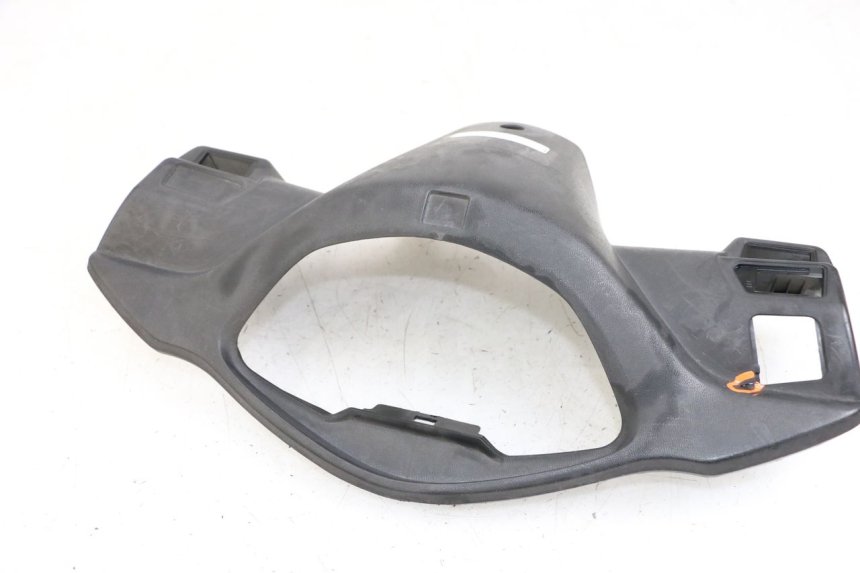 photo de COPRI MANUBRIO POSTERIORE HONDA NHX LEAD 110 (2008 - 2010)