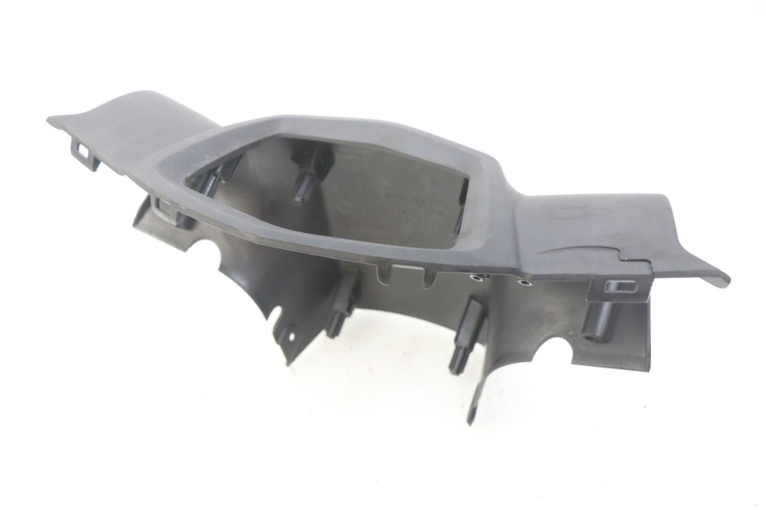 photo de COPRI MANUBRIO POSTERIORE PEUGEOT KISBEE 2T 50 (2010 - 2017)