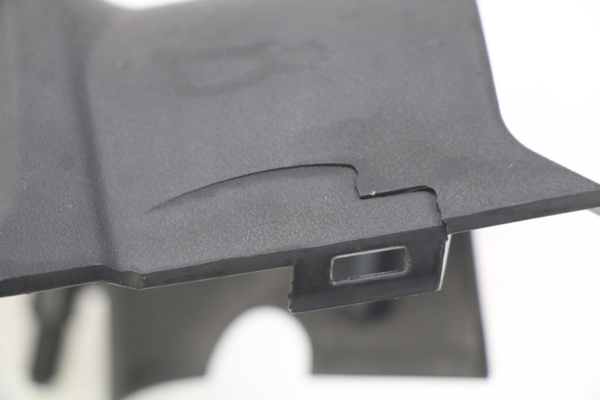 photo de COPRI MANUBRIO POSTERIORE PEUGEOT KISBEE 2T 50 (2010 - 2017)