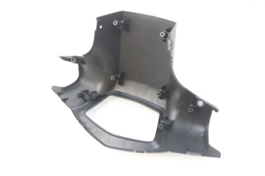 photo de COPRI MANUBRIO POSTERIORE PEUGEOT KISBEE 2T 50 (2010 - 2017)