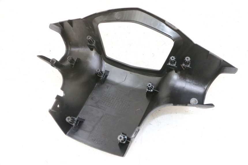 photo de COPRIMANUBRIO POSTERIORE PEUGEOT KISBEE 2T 50 (2018 - 2022)