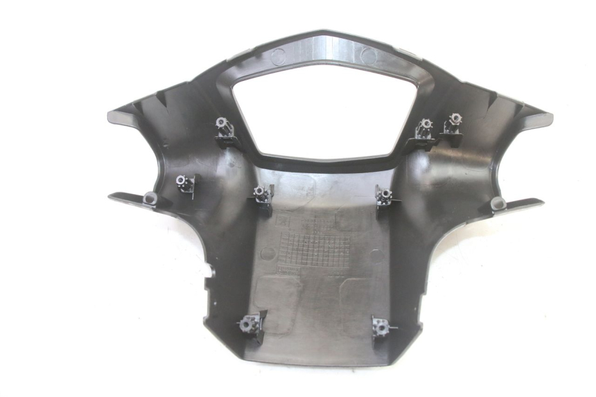 photo de COPRI MANUBRIO POSTERIORE PEUGEOT KISBEE 2T 50 (2010 - 2017)