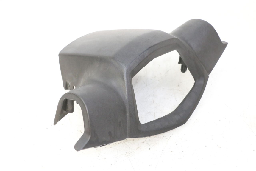 photo de COPRI MANUBRIO POSTERIORE PEUGEOT KISBEE 2T 50 (2010 - 2017)