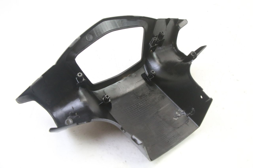photo de COPRI MANUBRIO POSTERIORE PEUGEOT KISBEE 4T 50 (2018 - 2022)