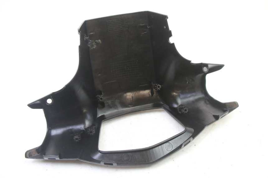 photo de COPRI MANUBRIO POSTERIORE PEUGEOT KISBEE 4T 50 (2018 - 2022)