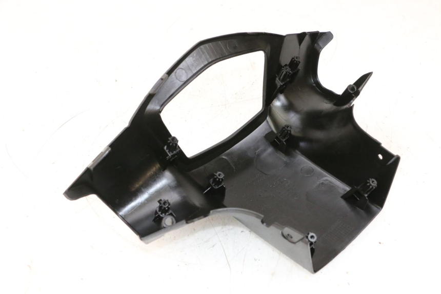 photo de COPRI MANUBRIO POSTERIORE PEUGEOT KISBEE 4T 50 (2010 - 2017) - Zoom sullo stato d'uso