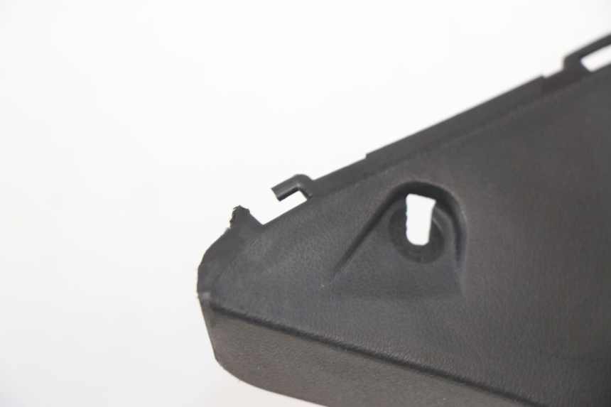photo de COPERCHIO MANUBRIO POSTERIORE KYMCO XCITING 500 (2007 - 2010)