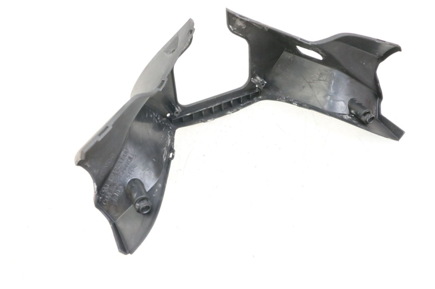photo de COPERCHIO MANUBRIO POSTERIORE KYMCO XCITING 250 (2006 - 2009)