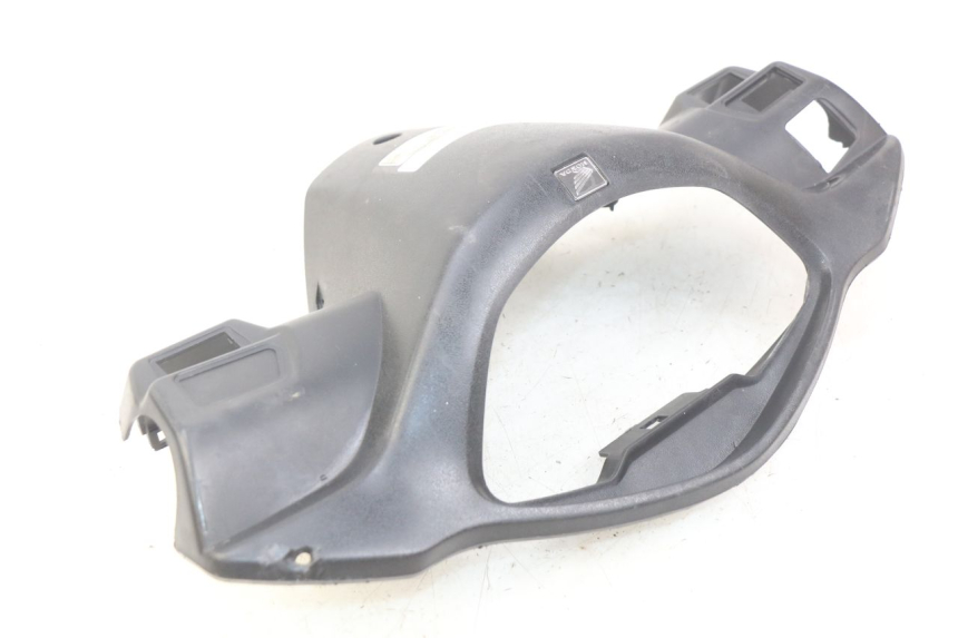 photo de COPRI MANUBRIO POSTERIORE HONDA NHX LEAD 110 (2008 - 2010)