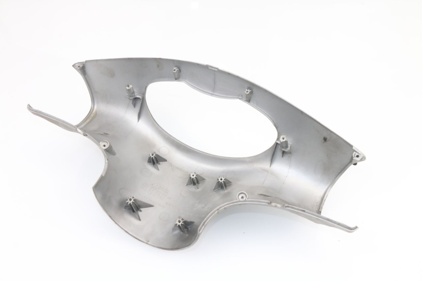 photo de COPERCHIO MANUBRIO POSTERIORE PEUGEOT LOOXOR 125 (2002 - 2006)