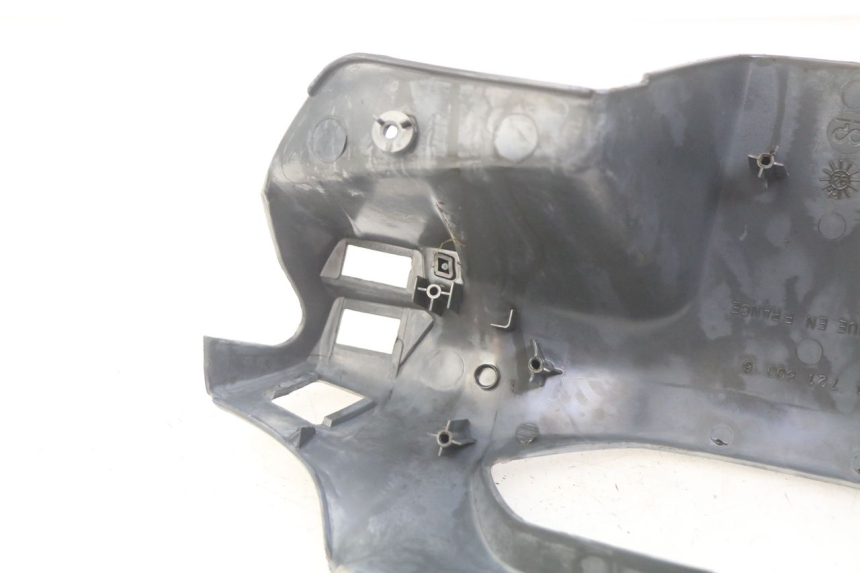 photo de COPRI MANUBRIO POSTERIORE PEUGEOT SV 125 (1991 - 1994)