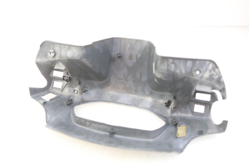 photo de COPRI MANUBRIO POSTERIORE PEUGEOT SV 125 (1991 - 1994)