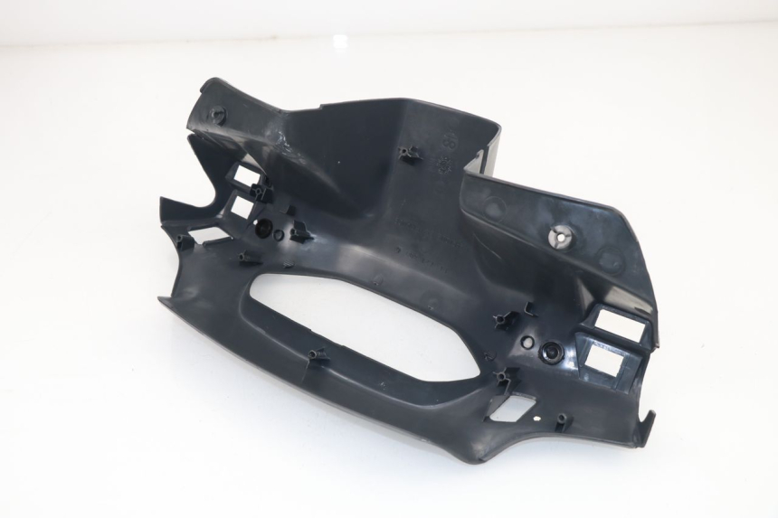 photo de COPRI MANUBRIO POSTERIORE PEUGEOT SV 125 (1991 - 1994)