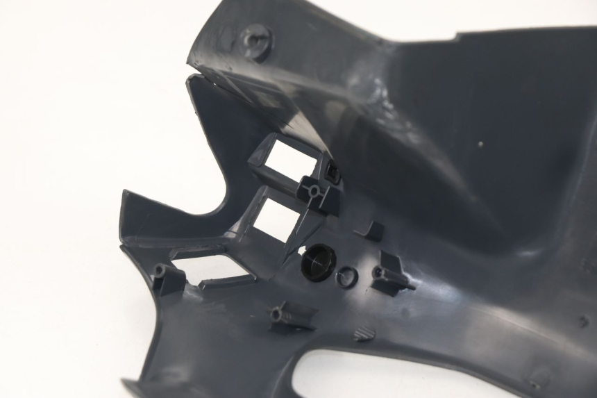 photo de COPRI MANUBRIO POSTERIORE PEUGEOT SV 125 (1991 - 1994)