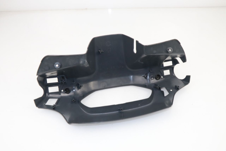 photo de COPRI MANUBRIO POSTERIORE PEUGEOT SV 125 (1991 - 1994)