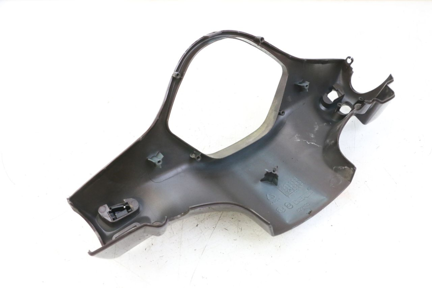 photo de COPRIMANUBRIO POSTERIORE PIAGGIO VESPA LX IE 125 (2010 - 2012)