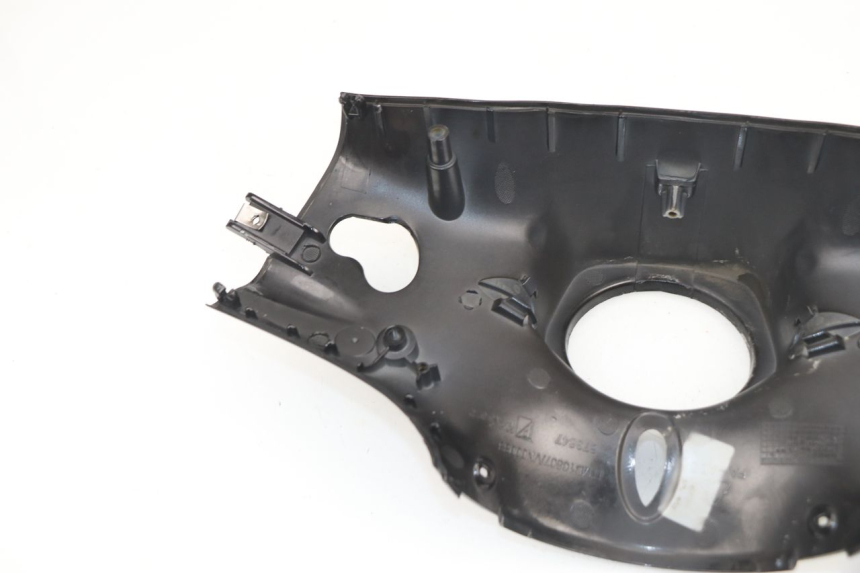 photo de COPRI MANUBRIO POSTERIORE PIAGGIO VESPA PRIMAVERA 2T 50 (2013 - 2018)