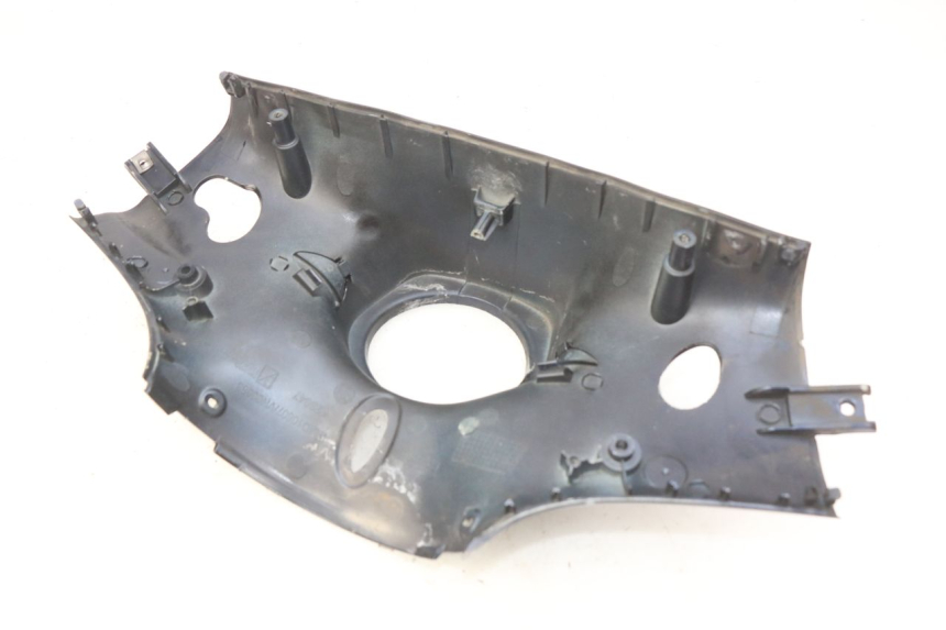 photo de COPRI MANUBRIO POSTERIORE PIAGGIO VESPA PRIMAVERA 2T 50 (2013 - 2018)