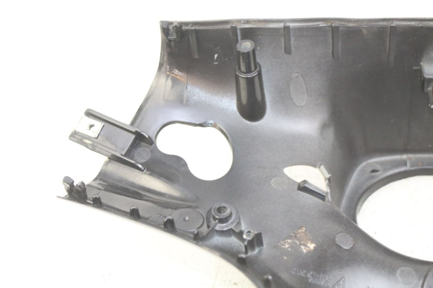 photo de COPRI MANUBRIO POSTERIORE PIAGGIO VESPA PRIMAVERA 2T 50 (2013 - 2018)
