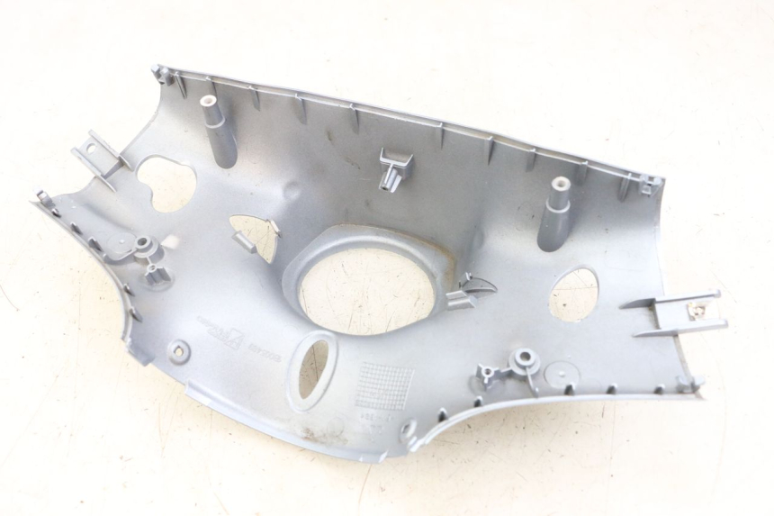 photo de COPRIMANUBRIO POSTERIORE PIAGGIO VESPA PRIMAVERA 4T 50 (2021 - 2024)