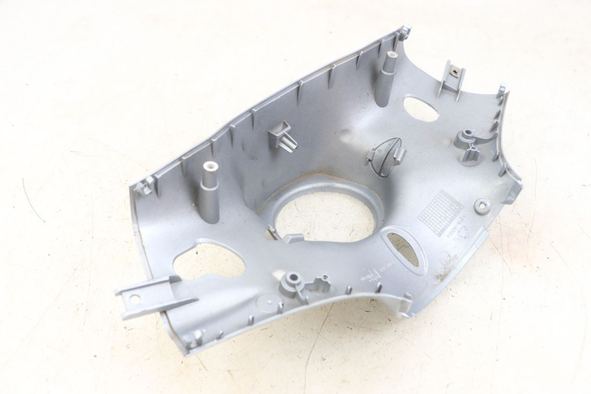 photo de COPRIMANUBRIO POSTERIORE PIAGGIO VESPA PRIMAVERA 4T 50 (2021 - 2024)