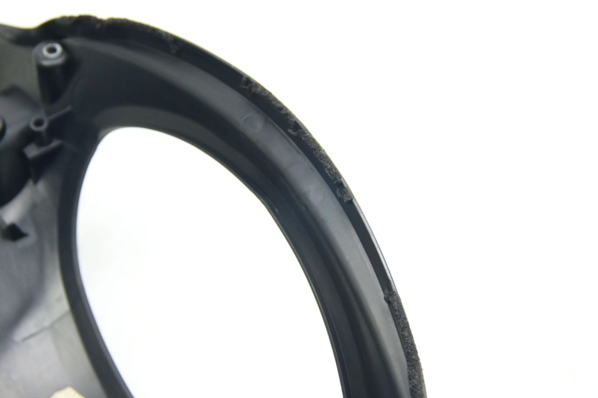 photo de COFANO MANUBRIO POSTERIORE SUZUKI SIXTEEN 125 (2008 - 2010)