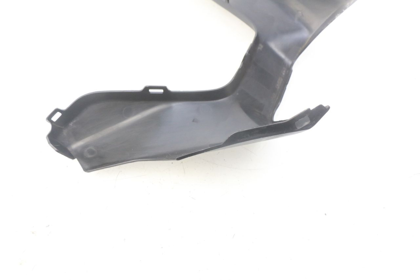 photo de COFANO MANUBRIO POSTERIORE SUZUKI AN BURGMAN 400 (2006 - 2010)