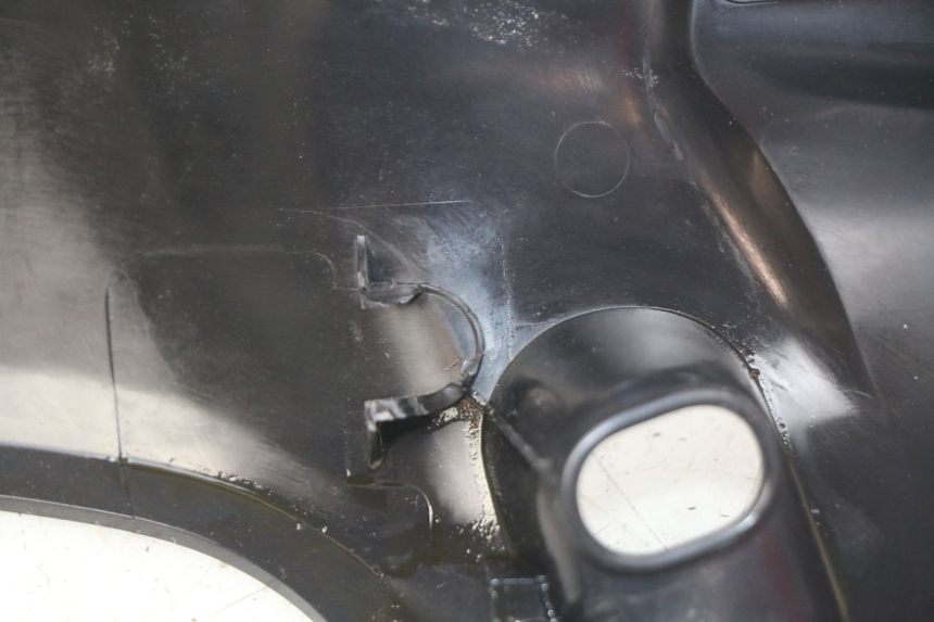 photo de COFANO MANUBRIO POSTERIORE SUZUKI SIXTEEN 125 (2008 - 2010)