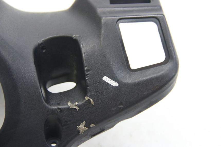 photo de COFANO MANUBRIO POSTERIORE SUZUKI SIXTEEN 125 (2008 - 2010)